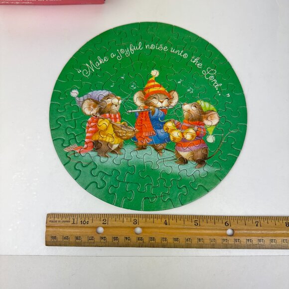 Vtg Christmas Holiday Mice Green Springbok Hallmark 7in Round Cardboard Puzzle - Picture 4 of 14